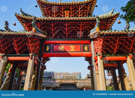 Ancestral Temple Foshan: Een blik op de geschiedenis en traditionele architectuur!